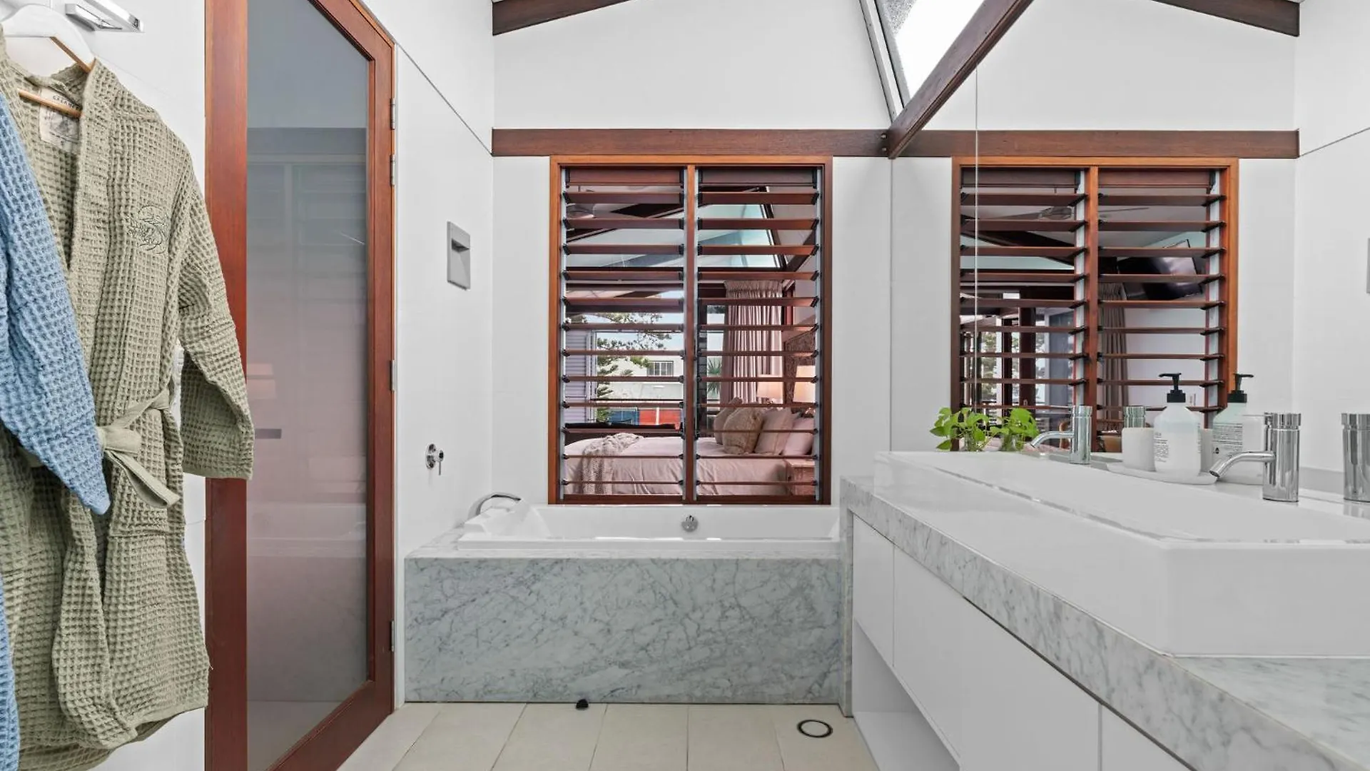 Luxury On The Bay - 2 X 3 Bedroom Apartments バイロンベイ 0*,  オーストラリア
