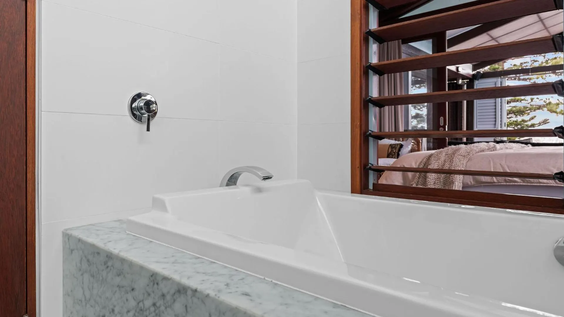 Luxury On The Bay - 2 X 3 Bedroom Apartments バイロンベイ